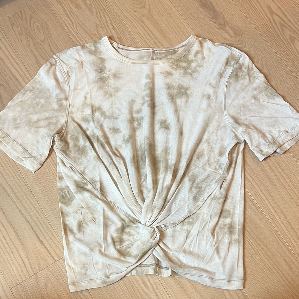 Lululemon Crescent T-Shirt